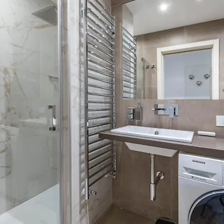 Easylife - Sofisticato Monolocale Con Terrazzino Nel Cuore Di Porta Venezia * Milánó